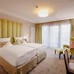 Der Eisvogel - Wellness- & Genusshotel バート・ゲーグギング