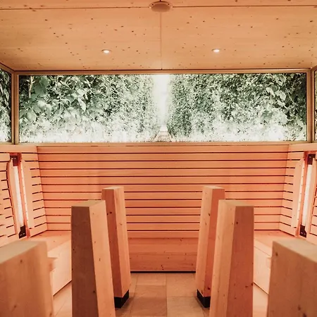 Der Eisvogel - Wellness- & Genusshotel باد غوغنغ