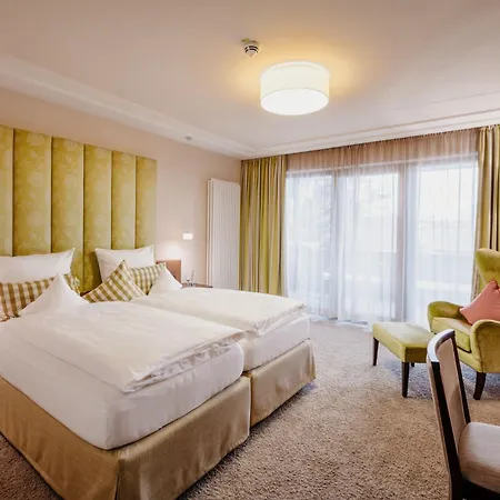 Der Eisvogel - Wellness- & Genusshotel باد غوغنغ